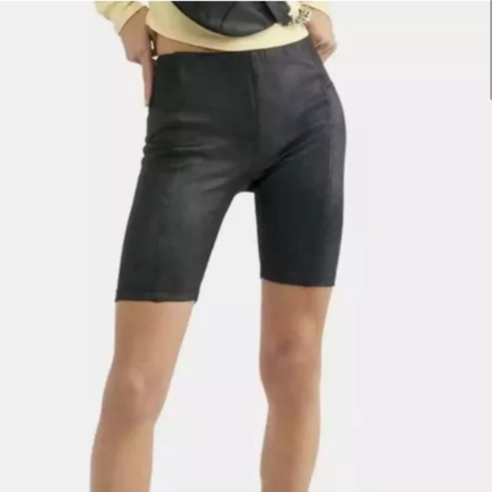 ✨Free People shorts NWT